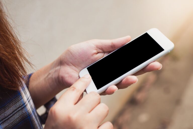Conversion-Optimierung in Österreich: Website-Anfrage am Smartphone